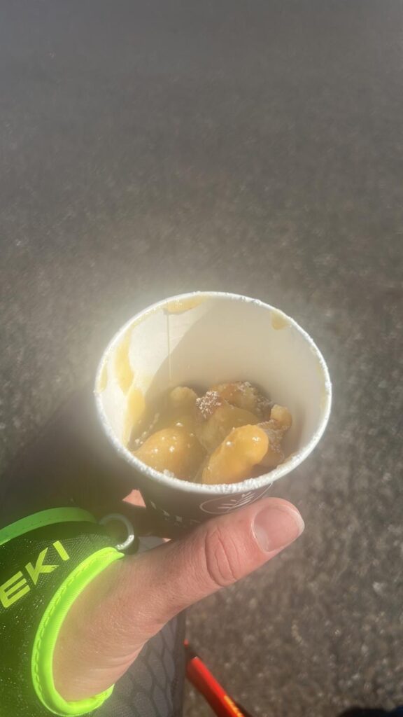 Süße Germknödel im Becher beim Mountainman Winter Trail Reit i. Winkel. - We Run 4 Fun!